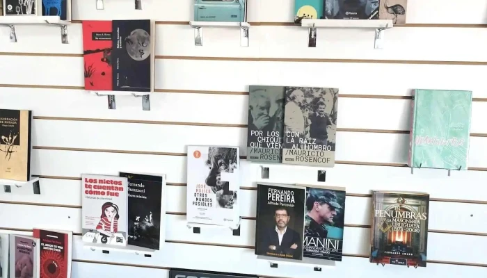 Libros Y Mas Interior - Parque del Plata