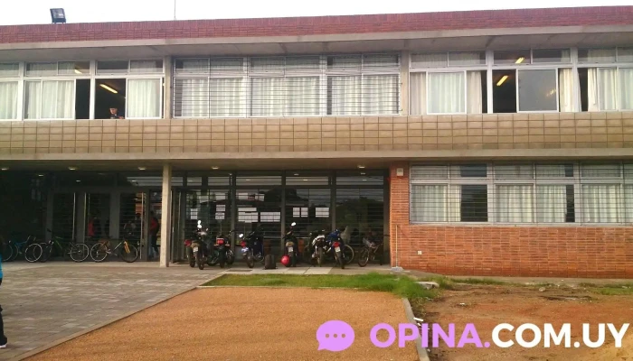 Liceo N°6 - Joaquín Artigas Y