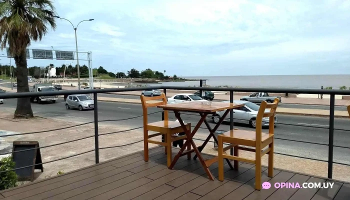 Lisa -  Burgers And Drinks Ambiente - Montevideo