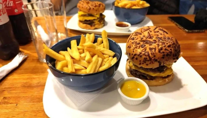 Lisa -  Burgers And Drinks Comida Reconfortante - Montevideo