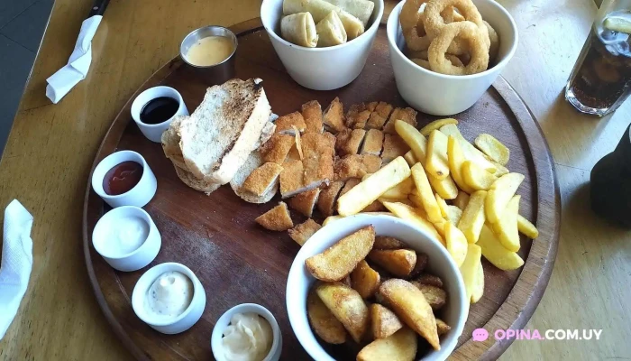 Lisa -  Burgers And Drinks Comida Y Bebida - Montevideo