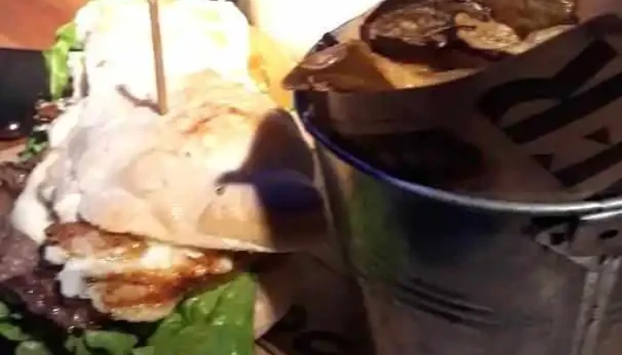 Lisa -  Burgers And Drinks Mojito - Montevideo