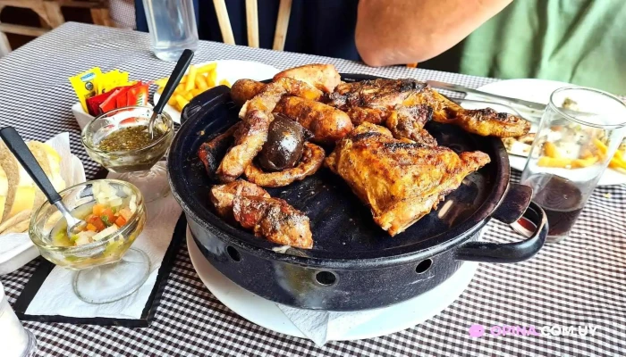 Lo Dpepe Parrilla Restaurant Comida Y Bebida - Carmelo