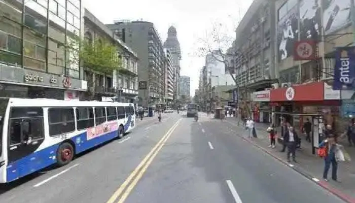 Los Invisibles Libreria -  Telefonodeg - Montevideo