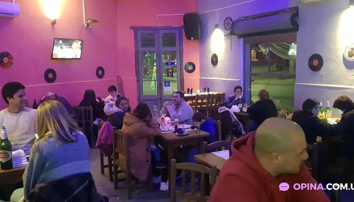 Los Juanes Resto Bar -  Ambiente - Florida