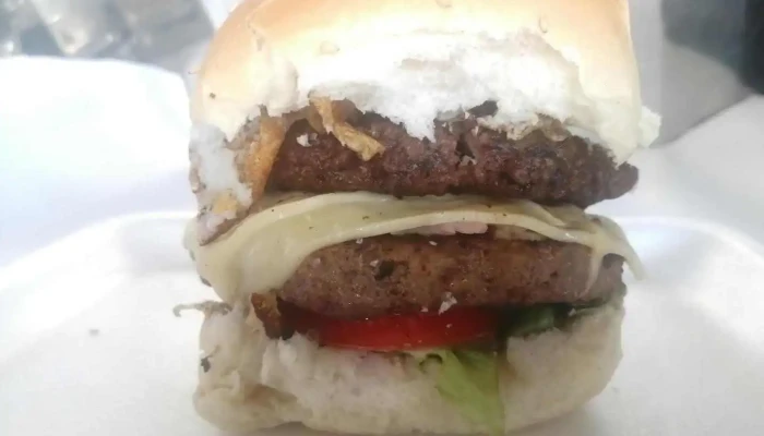 Los Morochos Food Truck -  Comida Y Bebida - Canelones