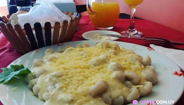 Los Tres Pinos -  Comida Y Bebida - Paysandú