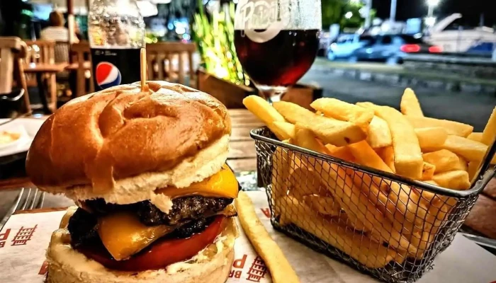 Manantiales Point Puerto -  Comida Y Bebida - Punta del Este