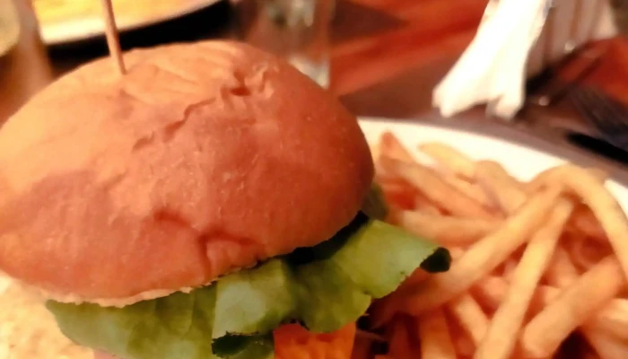 Manhattan Pub -  Comentario 2 - Guichón