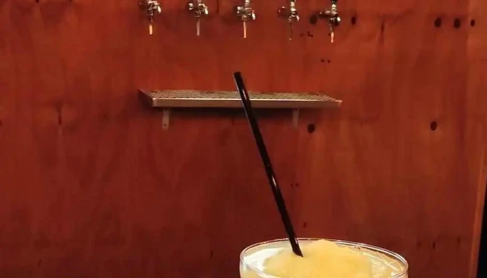 Manhattan Pub -  Comidas Y Bebidas - Guichón