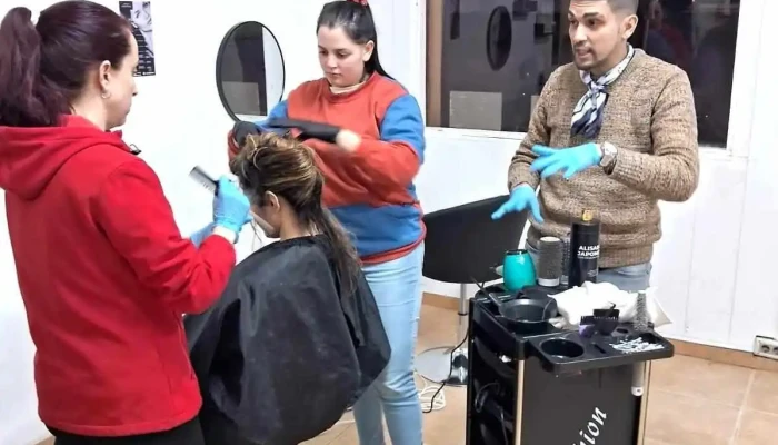 Marcos Gómez Urán Estilista Internacional Escuela de peluquería - 75400 José Enrique Rodó