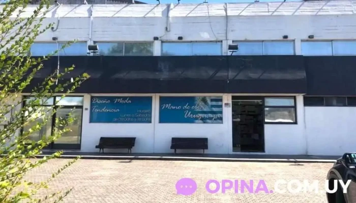 Martínez Hnos. - 12900 Montevideo