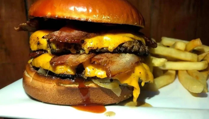 Mcfly Restopub Comida Y Bebida - Pando