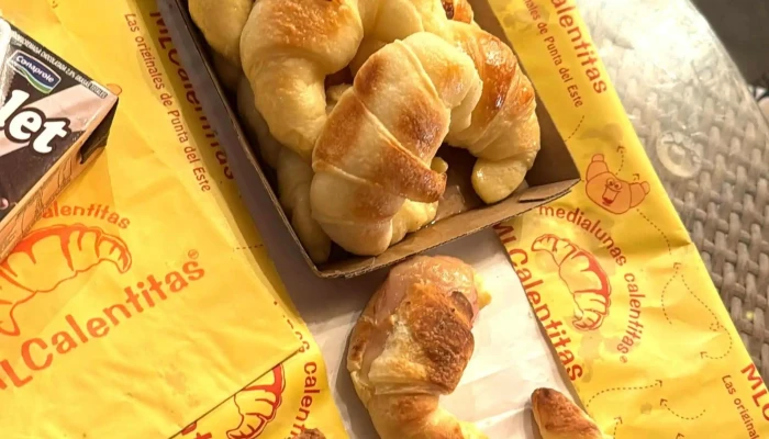 Medialunas Calentitas -  Comentario 1 - La Barra