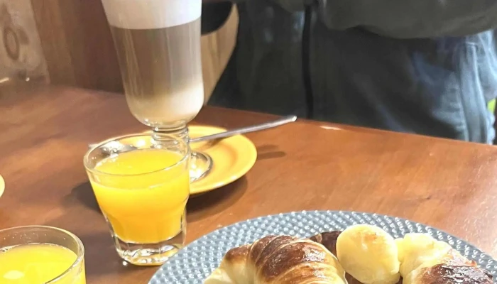 Medialunas Calentitas -  Comentario 4 - Montevideo