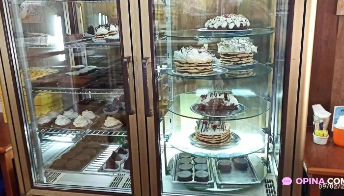 Medialunas Calentitas -  Pastel - Montevideo