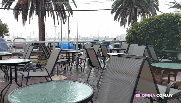 Medialunas Calentitas -  Videos - Punta del Este