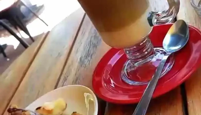 Medialunas Calentitas -  Videos - Montevideo