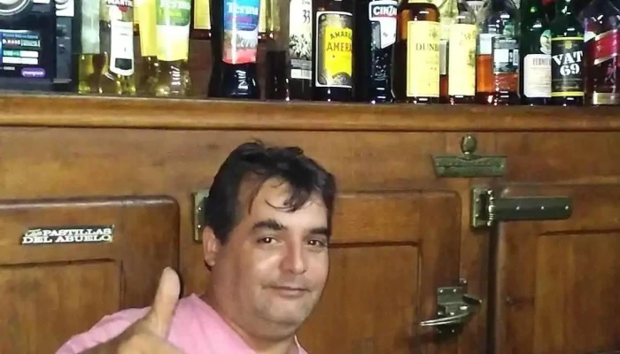 Menendez Bar -  Ambiente - Col. del Sacramento