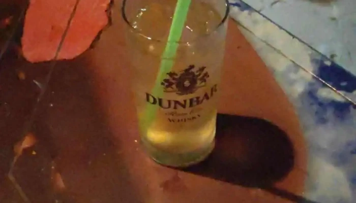 Menendez Bar -  Comidas Y Bebidas - Col. del Sacramento