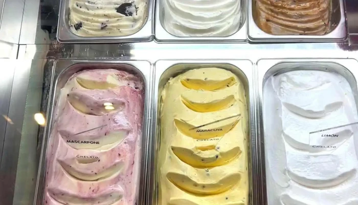 Mercado Gastronomico Tres Cruces Videos - Montevideo