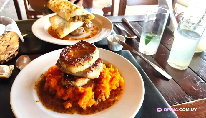 Meson De Las Canas Comidas Y Bebidas - Villa Serrana