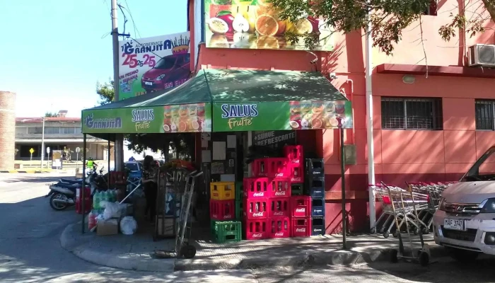 Mi Granjita -  Estacionamiento - San José de Mayo