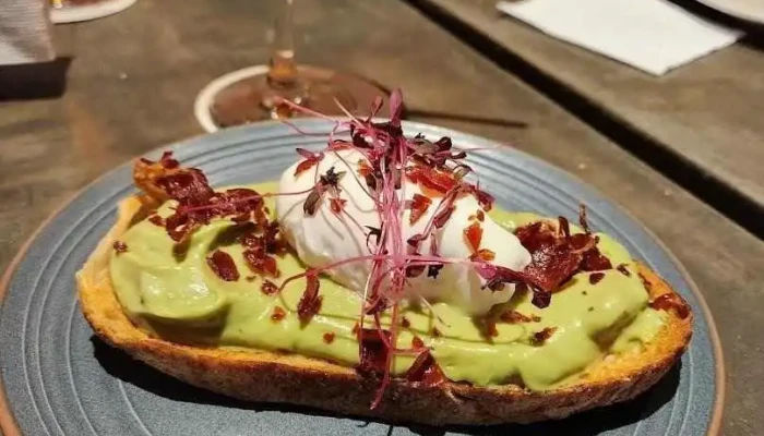 Moderno Bar -  Comida Y Bebida - Montevideo