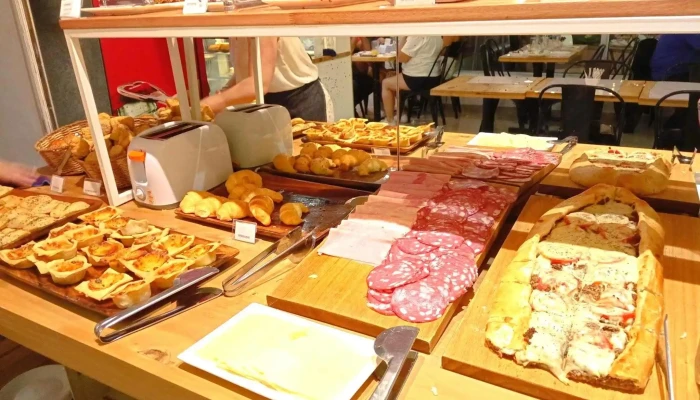 Monas -  Ambiente - Punta del Este