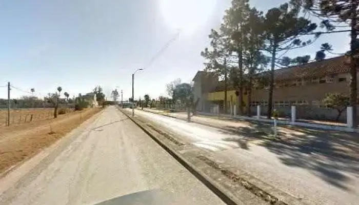 Monumento En Escuela Ndeg35 Ubicacion - Minas