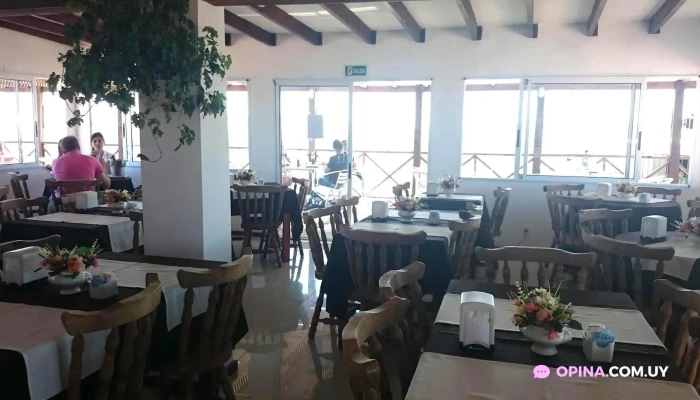 Moscato -  Ambiente - Piriápolis