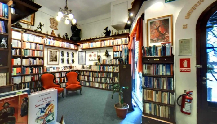 Mundos Invisibles -  Estante De Libros - Montevideo