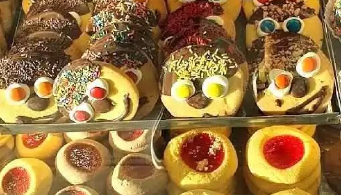 Napolis Confiteria Y Panaderia Comida Y Bebida - Piriápolis