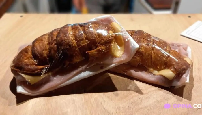 Negro Bocata Cafe Del Teatro Comida Y Bebida - Libertad