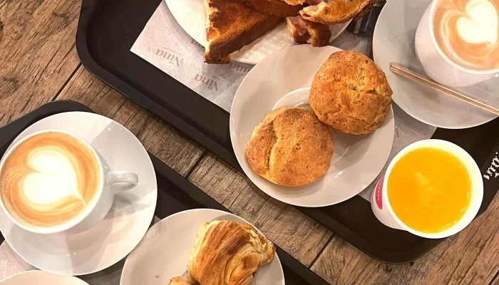 Nina Pasteleria Cafe Arocena Comentario 5 - Montevideo