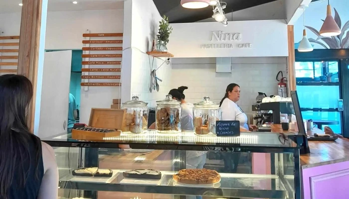 Nina Pasteleria Cafe Arocena Comentario 6 - Montevideo