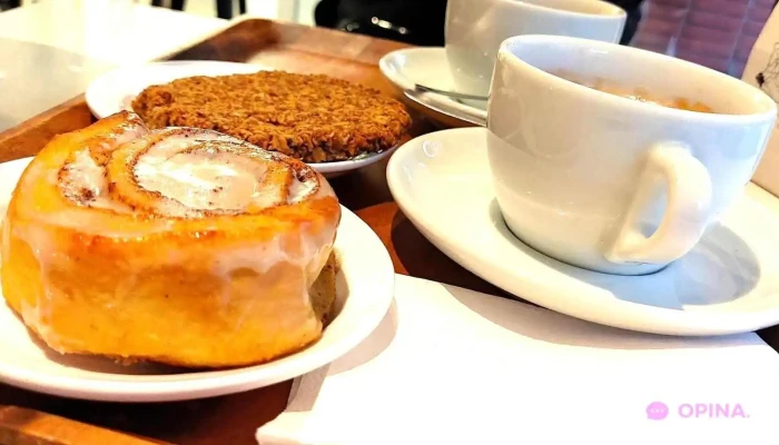 Norton -  Rollo De Canela - Montevideo