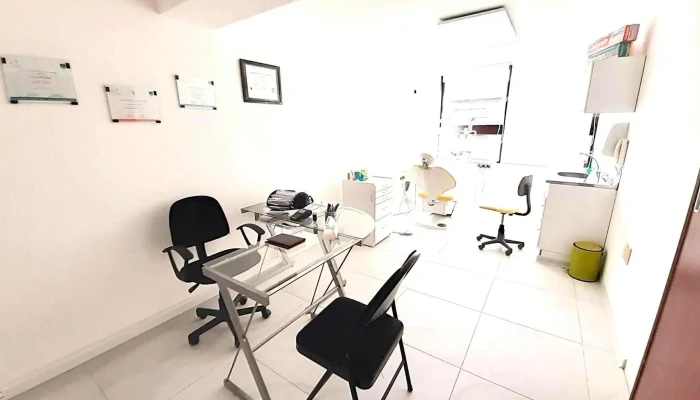 Odontoestetica Tres Cruces Del Propietario - Montevideo