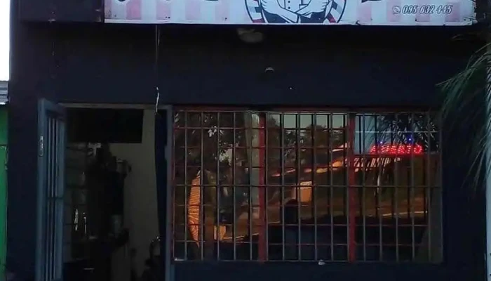 Old.school.barbers - 15500 Pando