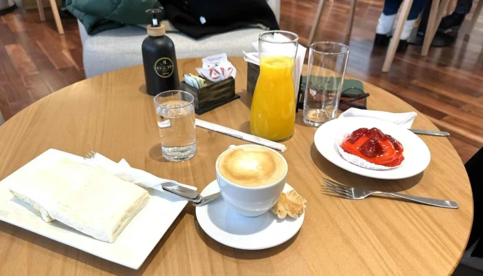 Oro Del Rhin Cafe -  Comidas Y Bebidas - Montevideo