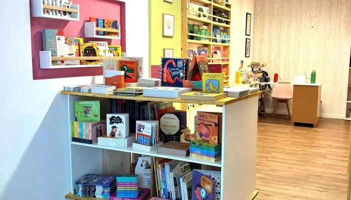 Oruga Libros -  Interior - Montevideo