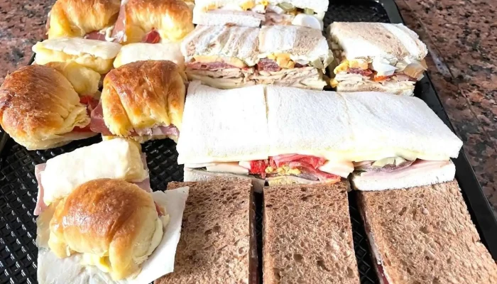 Panaderia 25 De Mayo Comida Y Bebida - Montevideo