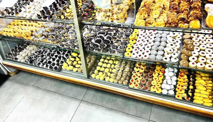 Panaderia Costa Dorada Vitrina - Ciudad de la Costa