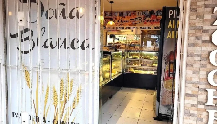 Panaderia Dona Blanca Vitrina - Ciudad de la Costa