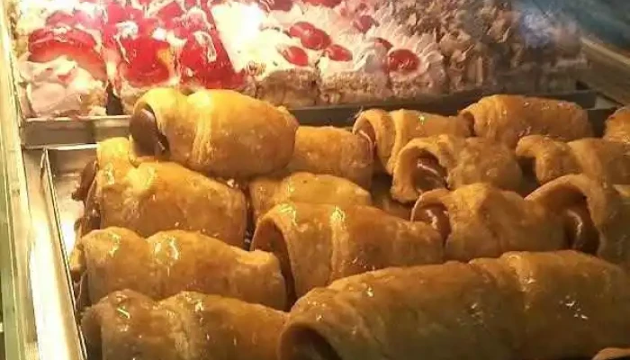 Panaderia El Artesano Vitrina - Joaquín Suárez