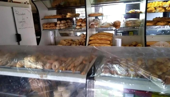 Panaderia El Pinar -  Vitrina - Ciudad de la Costa