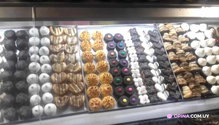 Panaderia San Isidro Vitrina - Rafael Perazza