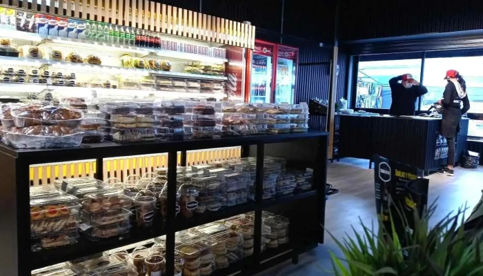 Panaderia Y Confiteria Colon Todas - Montevideo