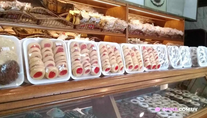 Panaderia Y Confiteria Las Maravillas Todas - Montevideo