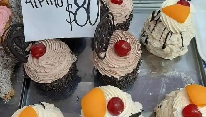 Panaderia Y Confiteria Pronta Luna Pastel - Montevideo